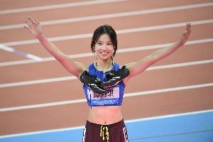 由美又强全运女子跳高冠军邵雨琪，颜值超高还是清华研究生