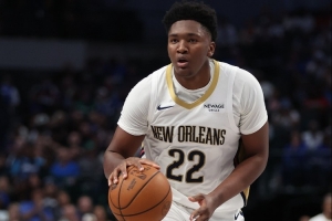 这新秀不得了！奎因18中12拿下生涯新高30分外加9板4助2断2帽