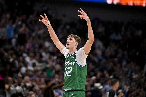 弗拉格达成250分100板50助！成为詹姆斯后达此成就最年轻球员