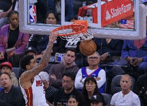 20分14板！斯波：韦尔篮板球表现亮眼存在感十足 一直在稳定进步