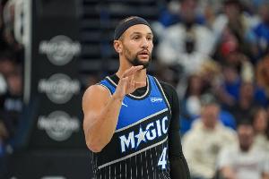 萨格斯谈取胜：大家各司其职非常职业 我们沟通做得非常出色