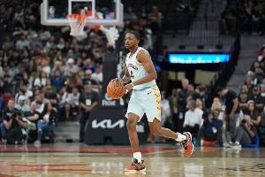 杀伤力十足！福克斯半场4中2拿到13分2板2助 罚球8中8