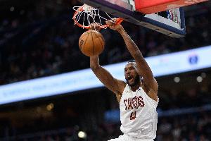 攻防高效！小莫布里12中9砍18分10板2断2帽 正负值高达+26！