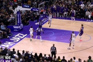 还有人比我慢？詹姆斯大范围转移 克莱伯过掉努尔基奇双手暴扣