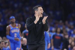 这很夸张！雷霆连续两场12名球员至少得到5分 NBA历史首次出现