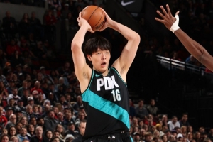 杨瀚森在防守端多次被对手针对 防守时沉退时机的选择需尽快提高