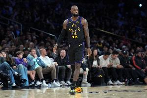 40岁老头了！詹姆斯：该死 这周就像训练营一样 还在努力恢复中