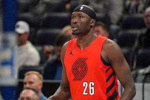 效果很差！里斯半场打5分钟1投0中四项数据挂0&仅1抢断 正负值-12