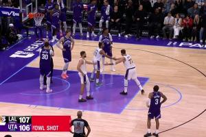 ️东契奇两罚一中引悬念 乔治强行三分绝杀不中！