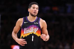 赢球功臣！布克18投7中&罚球11中8砍24分5板7助1断2帽 正负值+6