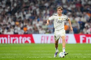 记者：目前赫伊森未参加皇马训练，琼阿梅尼、吕迪格在场