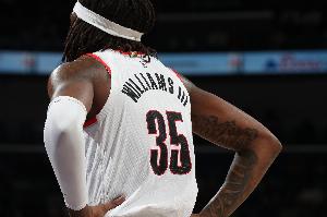 火锅盛宴！罗威扑防再送大帽 本场已贡献4次封盖