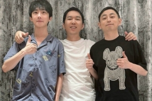 前职业选手Zzr分享和水晶哥、节奏合照：大家别怕，主角团来了！