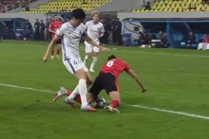 周定洋被对手放倒，裁判果断判罚点球！