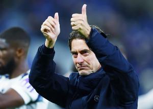 电讯报：尽管外界对弗兰克战术提出批评，但热刺仍将给予他时间