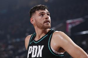 14分12板！克林根：最近攻防两端感觉很棒 控制篮板篮下完成终结