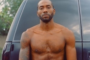 破天荒！莱昂纳德为FLAUNT杂志拍摄写真 面无表情大秀健硕身材