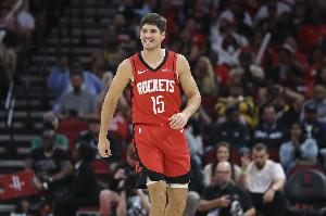 火媒：谢泼德或许更适合打替补 打首发几乎拿不到球&不够积极