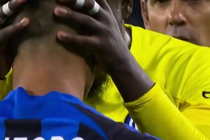 精神属性拉满！当年欧冠决赛赛后奥纳纳激励垂头丧气的劳塔罗