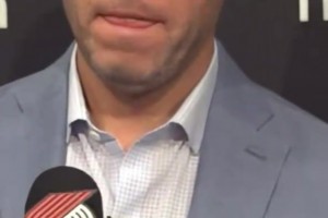 开拓者总裁此前：选中小杨后运营数据暴涨，一直在和火箭高管交流