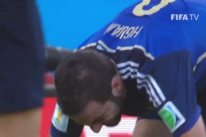 伊瓜因这个单刀不进！赛后让有些队友怒视不和他说话