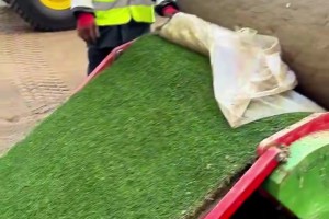 圣西罗草坪已全部翻新！米兰德比或迎来雪战！