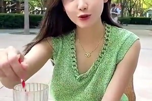 找男朋友帅和有钱哪个更重要？美娜：都很重要啊，但帅更重要