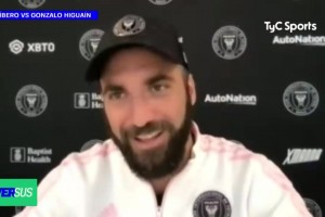 伊瓜因22年6月采访：我应该是最了解梅西C罗的人了吧，我选梅西！