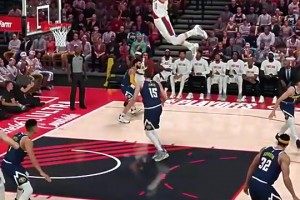 这操作有点离谱了网友2K模拟杨瀚森各种逆天暴扣打爆约基奇